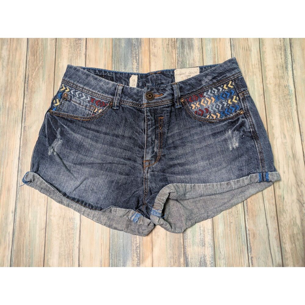 Pull & Bear Distressed Embroidered Denim Shorts Size Small Y2K Festival Boho
